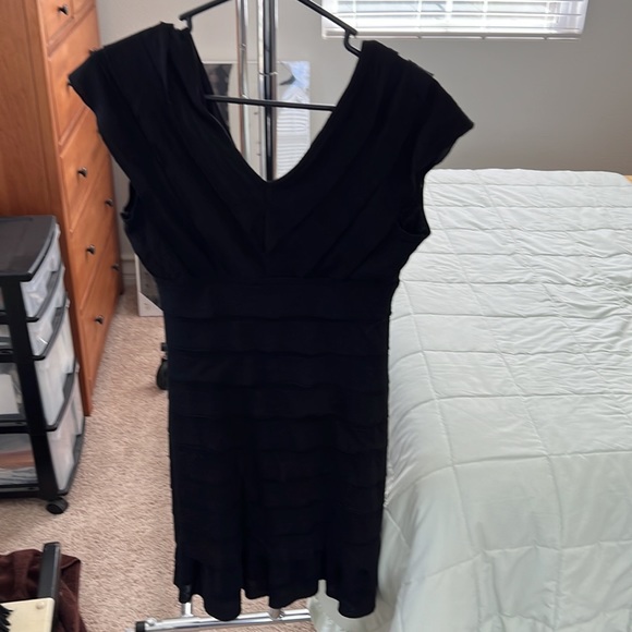 Little black dress women. Sleeveless - Picture 4 of 5